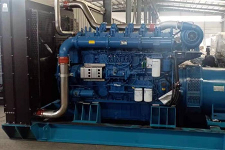 玉柴發電機組使用期間產生的污垢如何去除？